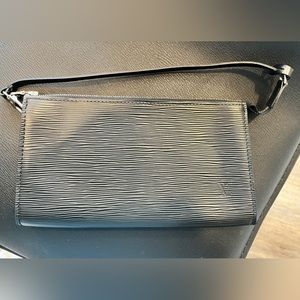 Authentic Louis Vuitton Epi Pochette